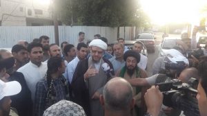 استقبال امام جمعه و مسئولین از ورودکاروان کمک های حشدالشعبی عراق به شهرستان کارون