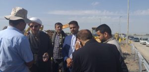 بازدید امام جمعه کارون از محل لوله گذاری جاده آبادان اهواز