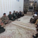 دیدار امام جمعه کارون و فرمانده سپاه استان هرمزگان با خانواده شهید مدافع حرم حسن حزباوی