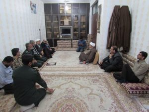 دیدار امام جمعه کارون و فرمانده سپاه استان هرمزگان با خانواده شهید مدافع حرم حسن حزباوی