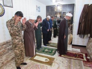 دیدار امام جمعه کارون و فرمانده سپاه استان هرمزگان با خانواده شهید مدافع حرم حسن حزباوی