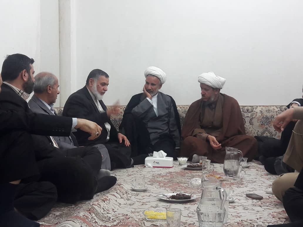 نشست اساتید دانشگاه و طلاب با امام جمعه کارون
