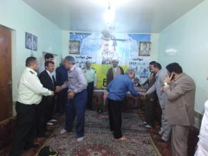 گزارش تصویری/دیدار امام جمعه کارون باخانواده شهداء بمناسبت عید سعیدفطر