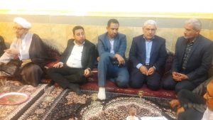 دیدار امام جمعه و مسئولین با خانواده های شهدای شهرستان کارون