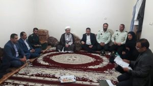 دیدار امام جمعه و مسئولین با خانواده های شهدای شهرستان کارون