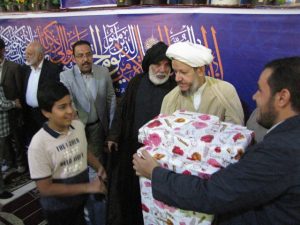 گزارش تصویری/تجلیل از خانواده شهید مدافع حرم سجاد باوی در نماز جمعه