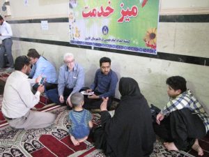 میز خدمت کلیه ادارات شهرستان کارون در نماز جمعه این هفته برگزار شد