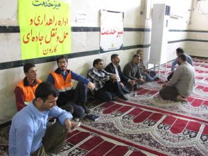 میز خدمت کلیه ادارات شهرستان کارون در نماز جمعه این هفته برگزار شد