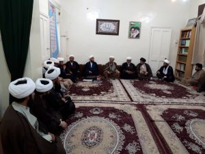 طلاب و روحانیون شهرستان بمناسبت چهلمین سال برگزاری نماز جمعه با امام جمعه کارون دیدار کردند