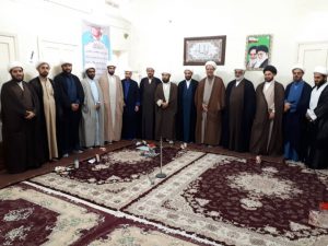 طلاب و روحانیون شهرستان بمناسبت چهلمین سال برگزاری نماز جمعه با امام جمعه کارون دیدار کردند