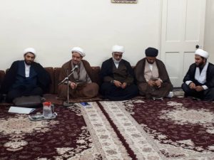 طلاب و روحانیون شهرستان بمناسبت چهلمین سال برگزاری نماز جمعه با امام جمعه کارون دیدار کردند