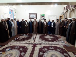 طلاب و روحانیون شهرستان بمناسبت چهلمین سال برگزاری نماز جمعه با امام جمعه کارون دیدار کردند