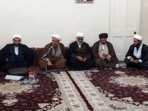 طلاب و روحانیون شهرستان بمناسبت چهلمین سال برگزاری نماز جمعه با امام جمعه کارون دیدار کردند