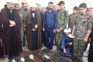 گلزار شهدای گمنام شهرستان کارون غبار روبی و عطر افشانی شد