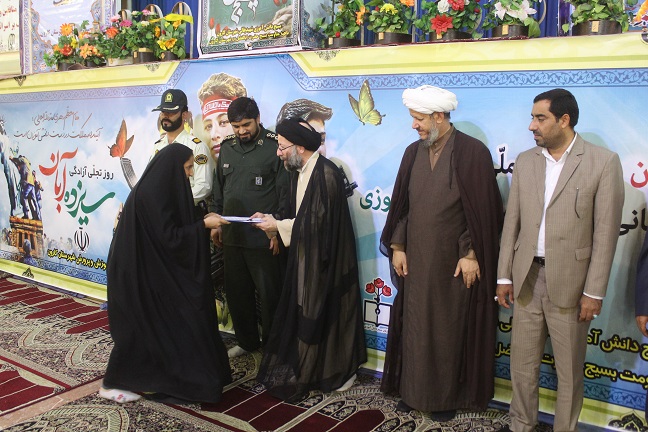 راهپیمایی ‌و تجمع بزرگ استکبارستیزی ۱۳ آبان در شهرستان کارون برگزار شد