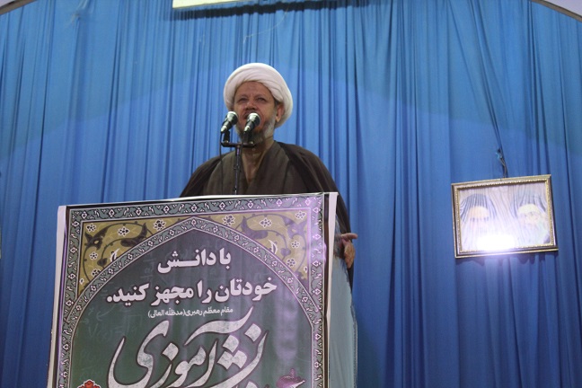 راهپیمایی ‌و تجمع بزرگ استکبارستیزی ۱۳ آبان در شهرستان کارون برگزار شد
