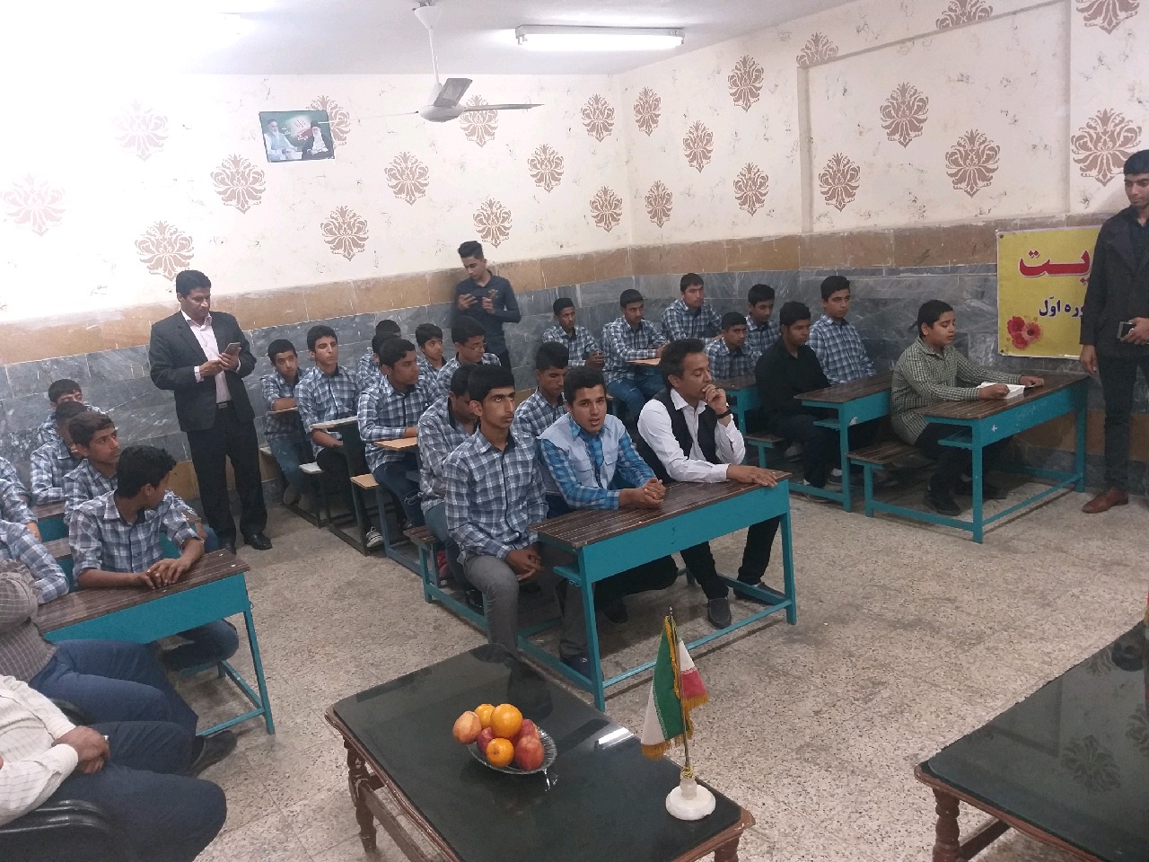 دیدار امام جمعه کارون با دانش آموزان دبیرستان امام خمینی(ره)