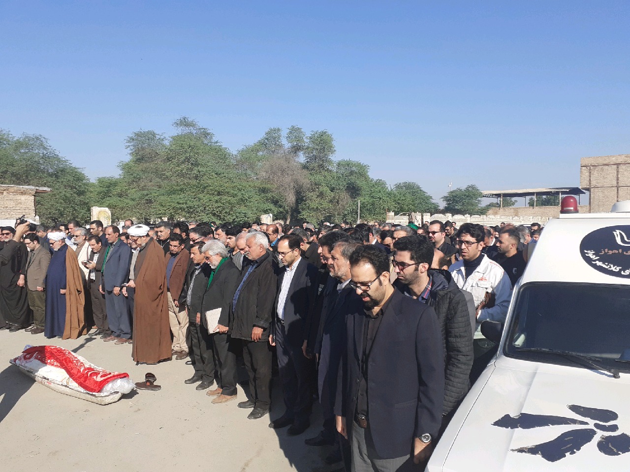 گزارش تصویری/حضور امام جمعه در مراسم تشیع عبدالرضا حیاتی