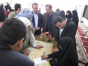 گزارش تصویری/ میز خدمت اداره بهزیستی در نمازجمعه این هفته