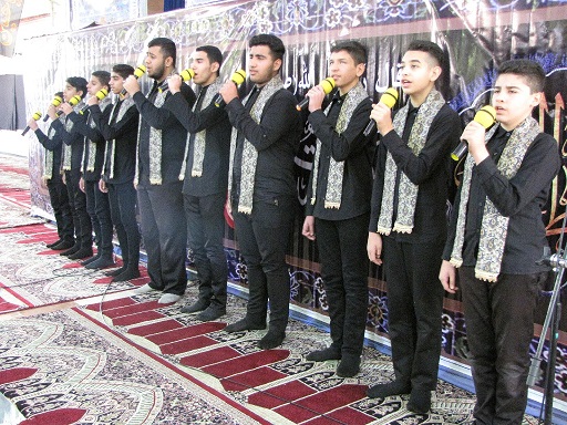 اجرای گروه سرود خدام الزهراء(س)در نماز جمعه کارون
