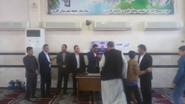 میز خدمت جمعه 11 بهمن با حضور رئیس اداره آموزش و پرورش کارون در مصلی امام علی(ع)برگزارشد