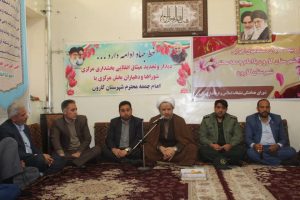 جمعی از مسئولین ادارات،دهیاران و اعضای شوراهای روستاها با امام جمعه کارون دیدار کردند