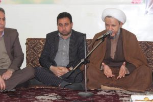 جمعی از مسئولین ادارات،دهیاران و اعضای شوراهای روستاها با امام جمعه کارون دیدار کردند