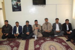 جمعی از مسئولین ادارات،دهیاران و اعضای شوراهای روستاها با امام جمعه کارون دیدار کردند