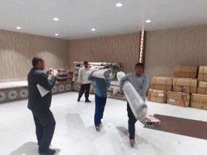 توزیع 300قلم لوازم خانگی ضروری بین نیازمندان باحضور امام جمعه کارون
