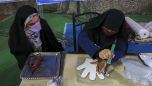 افتتاح کارگاه بزرگ تولید ماسک،دستکش و لباس محافظ کرونا در شهرستان کارون