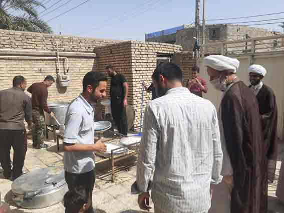 گزارش تصویری/بازدید امام جمعه کارون از محل پخت غذا برای نیازمندان