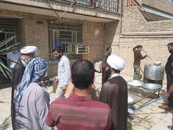 گزارش تصویری/بازدید امام جمعه کارون از محل پخت غذا برای نیازمندان