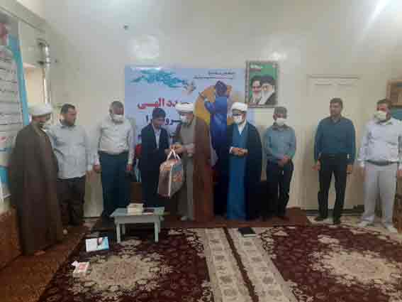 تجلیل و تقدیر امام جمعه کارون از قاری نوجوان قرآن احمد عبیاوی