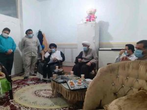 عیادت نمایده ولی فقیه در استاد و امام جمعه کارون از مجروح انفجار مین