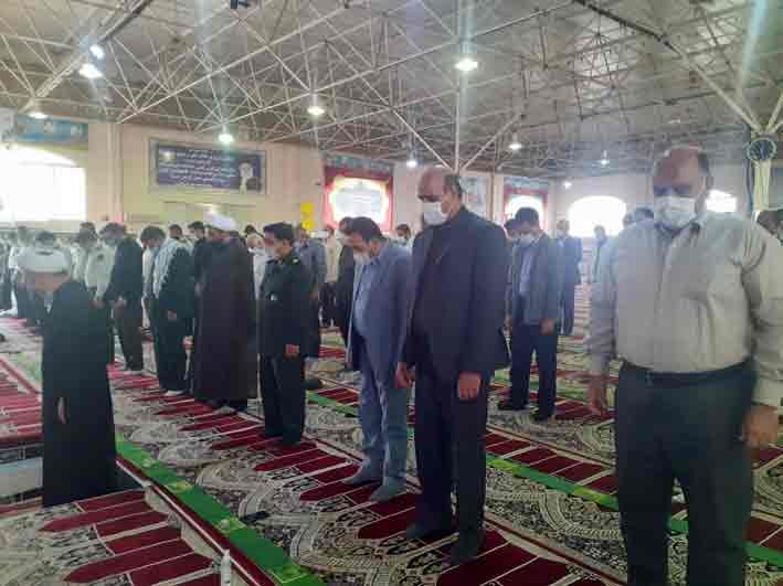 نماز وحدت ادارات در مصلی امام علی(ع) برگزار شد.