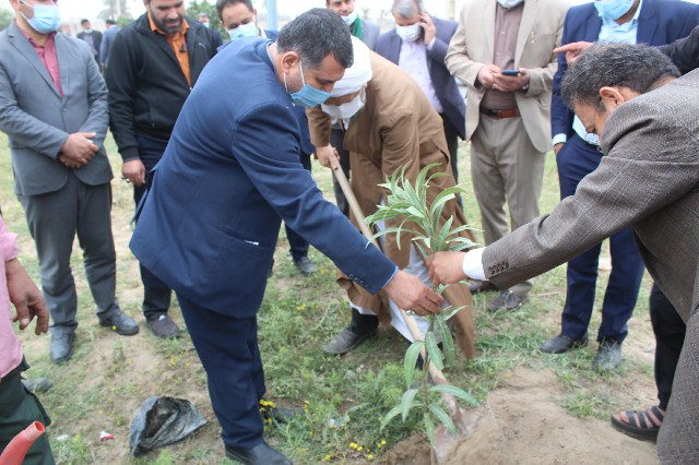 کاشت نهال به مناسبت هفته منابع طبیعی در شهرستان کارون