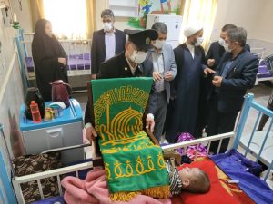 عیادت خدام امام رضا(ع) امام جمعه و فرماندار ازبیماران بیمارستان سینا