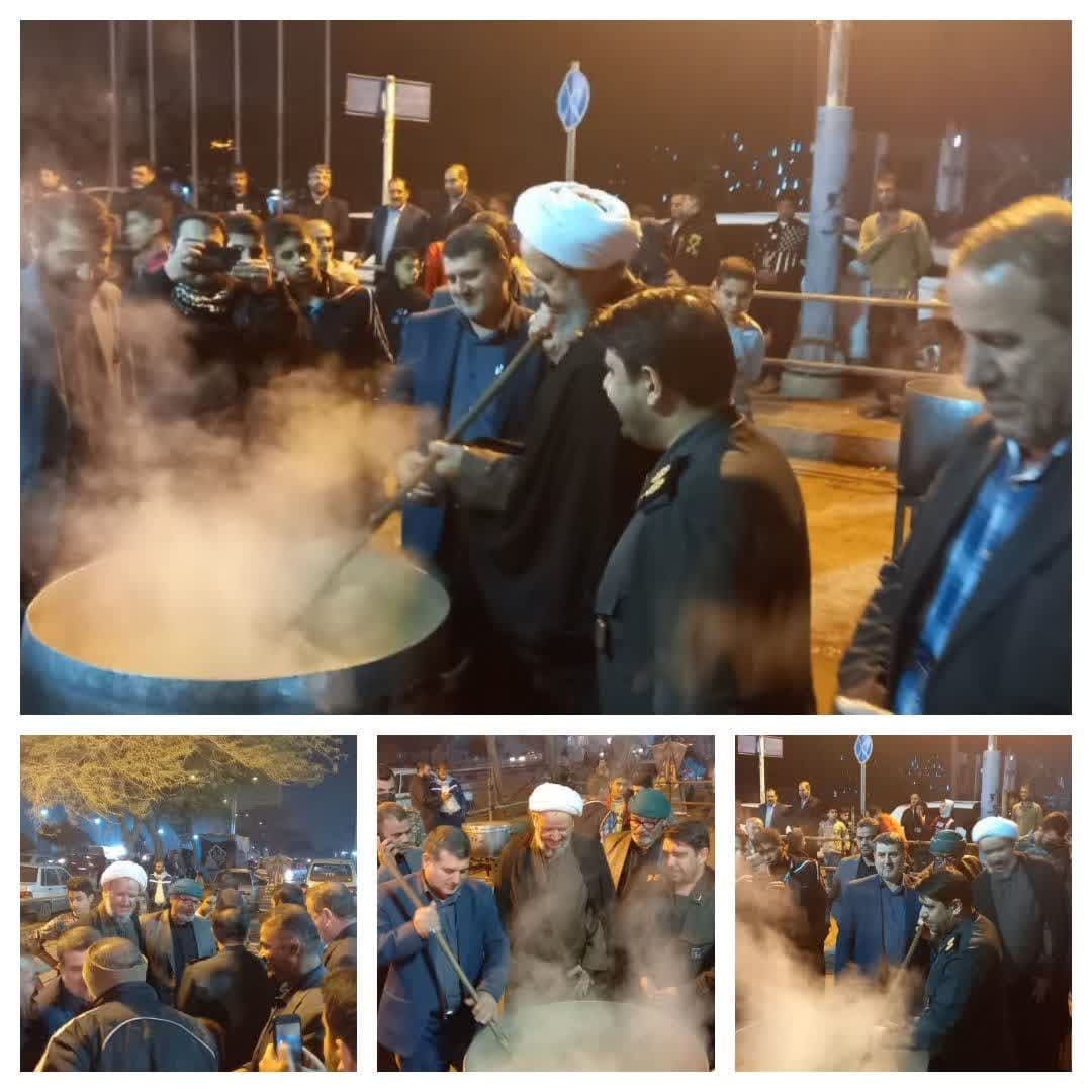بازدید امام جمعه و مسئولین از محل پخت 40 دیگ آش در شهرستان